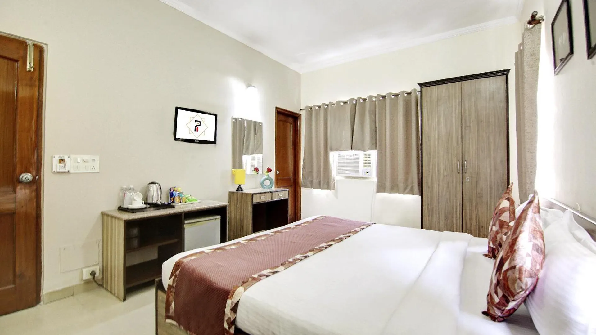 ***  Persona International Hotel Karol Bagh Delhi India