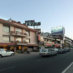 3* Hotel Waves, Airport